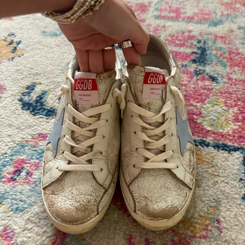 BRAND NEW GOLDEN GOOSE SUPER STAR W BLUE STAR